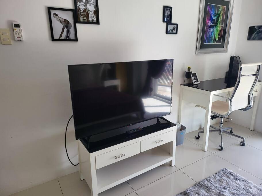Kandi Tower 3, Premium 1Br With 2Cr & 2 Balcony. Angeles Exterior photo